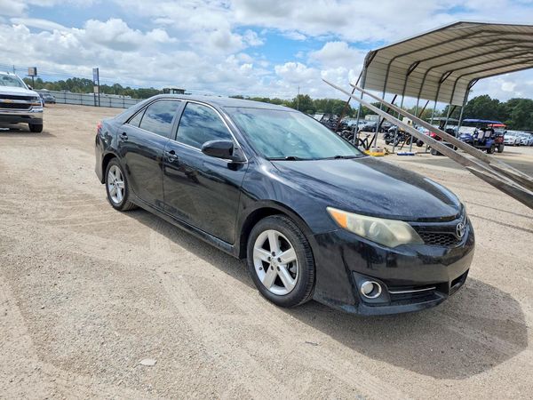 2013 TOYOTA CAMRY — Passenger 3/4