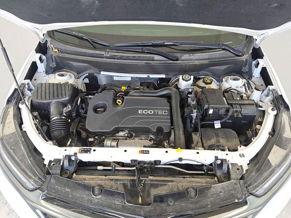 2022 CHEVROLET EQUINOX RS (3LT) — Engine bay