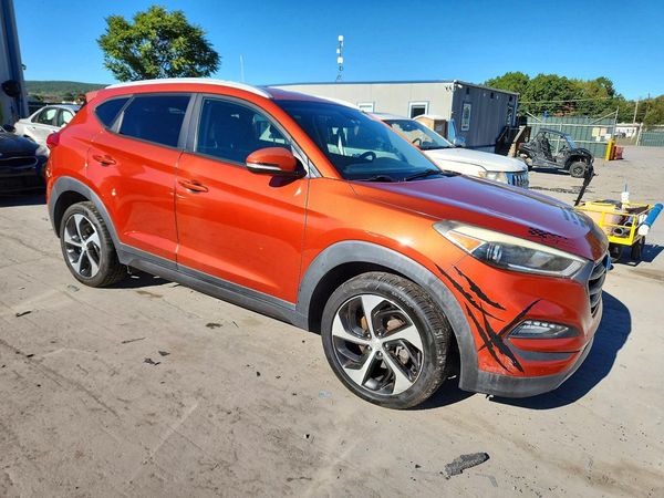 2016 HYUNDAI TUCSON — Passenger 3/4