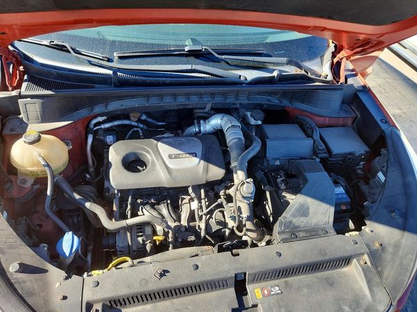 2016 HYUNDAI TUCSON — Engine bay