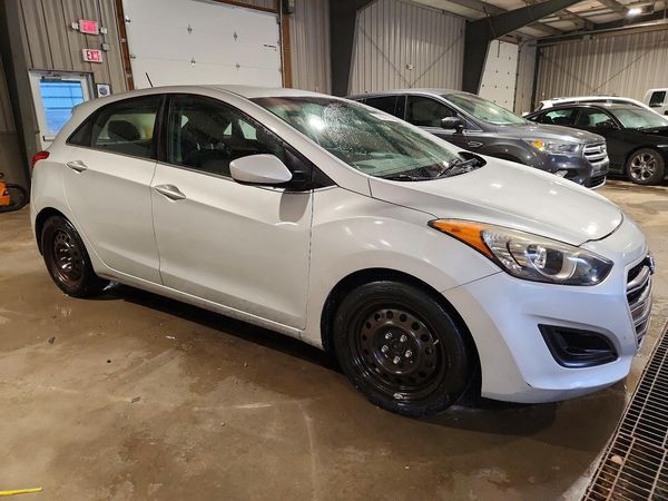 2017 HYUNDAI ELANTRA — Passenger 3/4