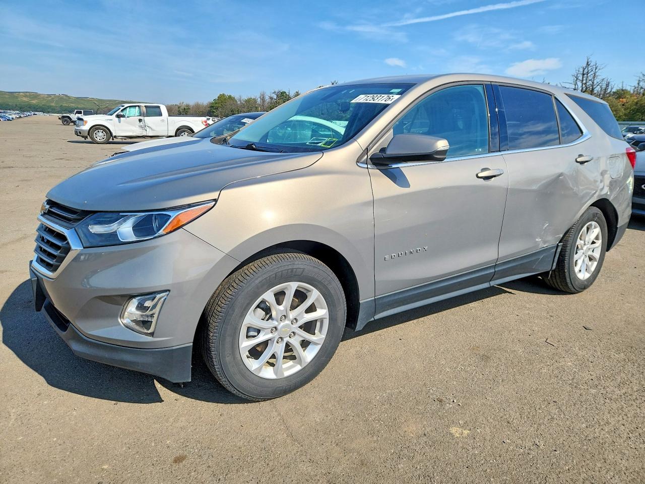 2019 CHEVROLET EQUINOX LT (1LT) — Front 3/4