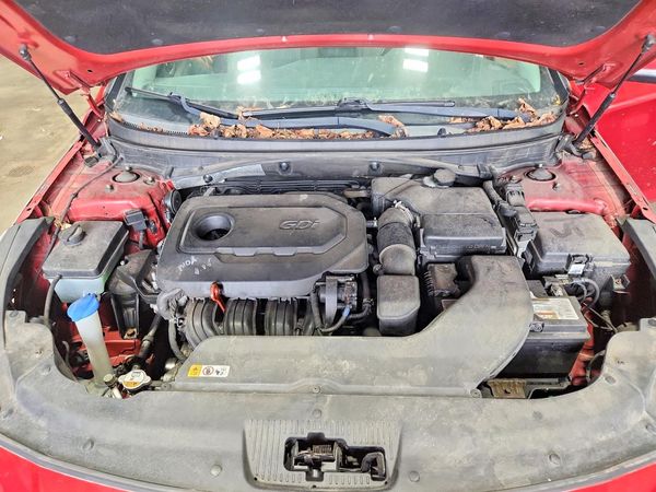 2017 HYUNDAI SONATA — Engine bay