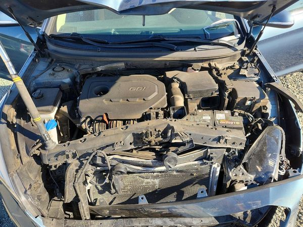 2017 HYUNDAI SONATA — Engine bay