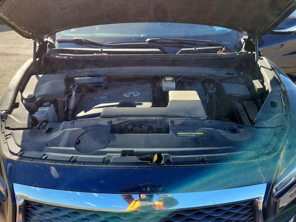 2020 INFINITI QX60 — Engine bay