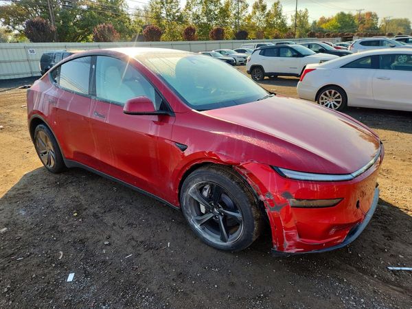 2026 TESLA MODEL Y — Passenger 3/4