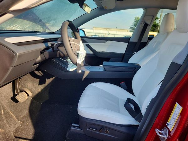 2026 TESLA MODEL Y — DENT
