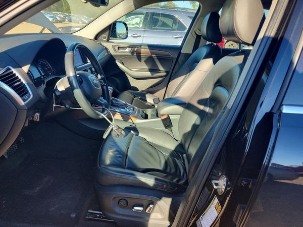 2015 AUDI Q5 Premium Plus — DENT
