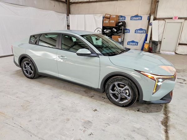 2026 KIA K4 LX, LXS — Passenger 3/4