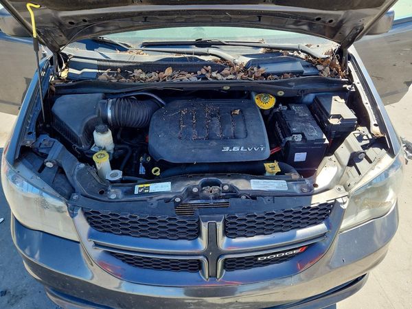 2018 DODGE GRAND CARAVAN — Engine bay