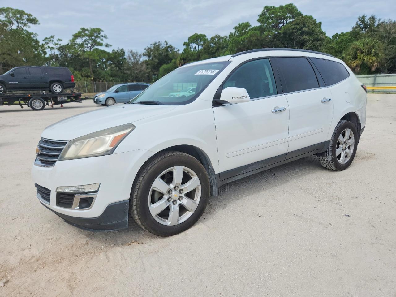 2017 CHEVROLET TRAVERSE 1LT — Front 3/4