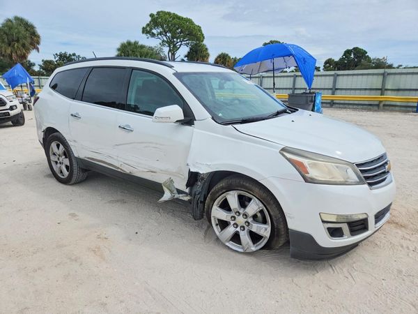 2017 CHEVROLET TRAVERSE 1LT — Passenger 3/4