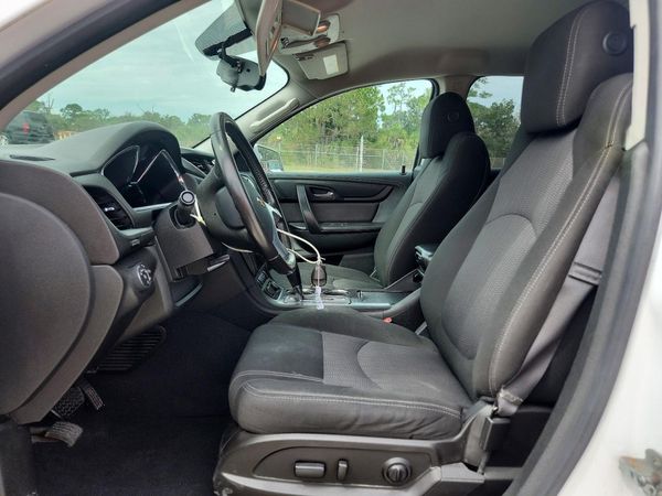 2017 CHEVROLET TRAVERSE 1LT — DENT
