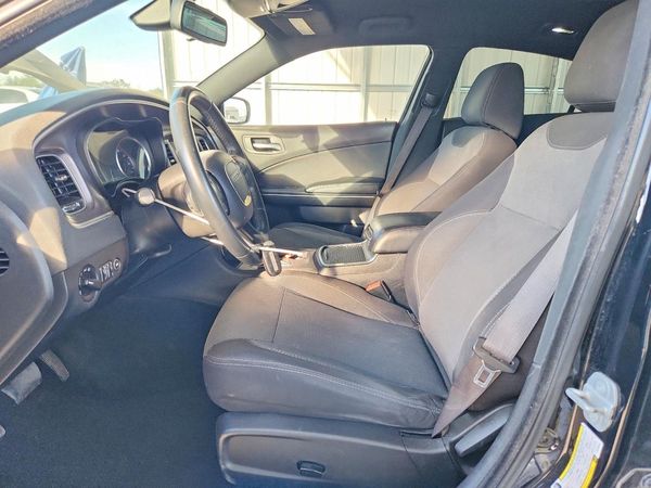 2015 DODGE CHARGER SE — DENT