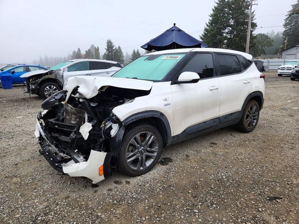 2022 KIA SELTOS LX — Front 3/4