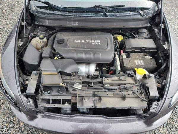 2016 JEEP CHEROKEE Sport — Engine bay