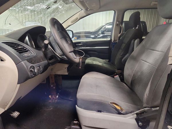 2015 DODGE CARAVAN SE — DENT