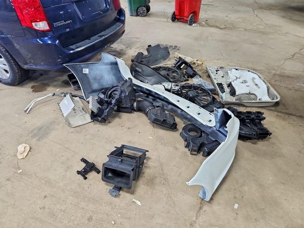 2015 DODGE CARAVAN SE — LOOS