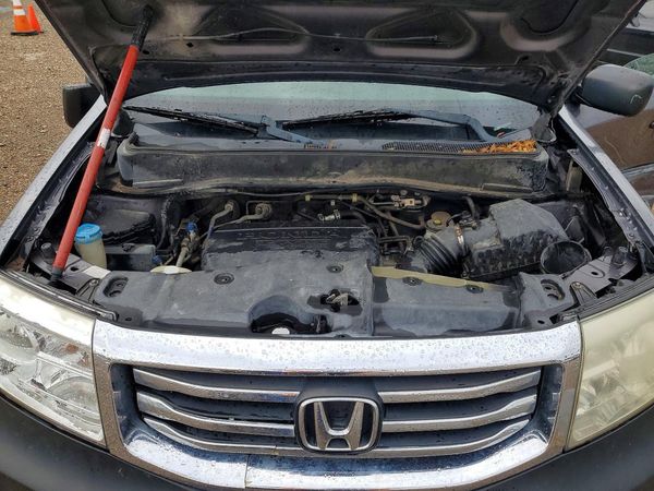 2015 HONDA PILOT LX — Engine bay