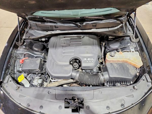 2022 DODGE CHARGER SXT — Engine bay