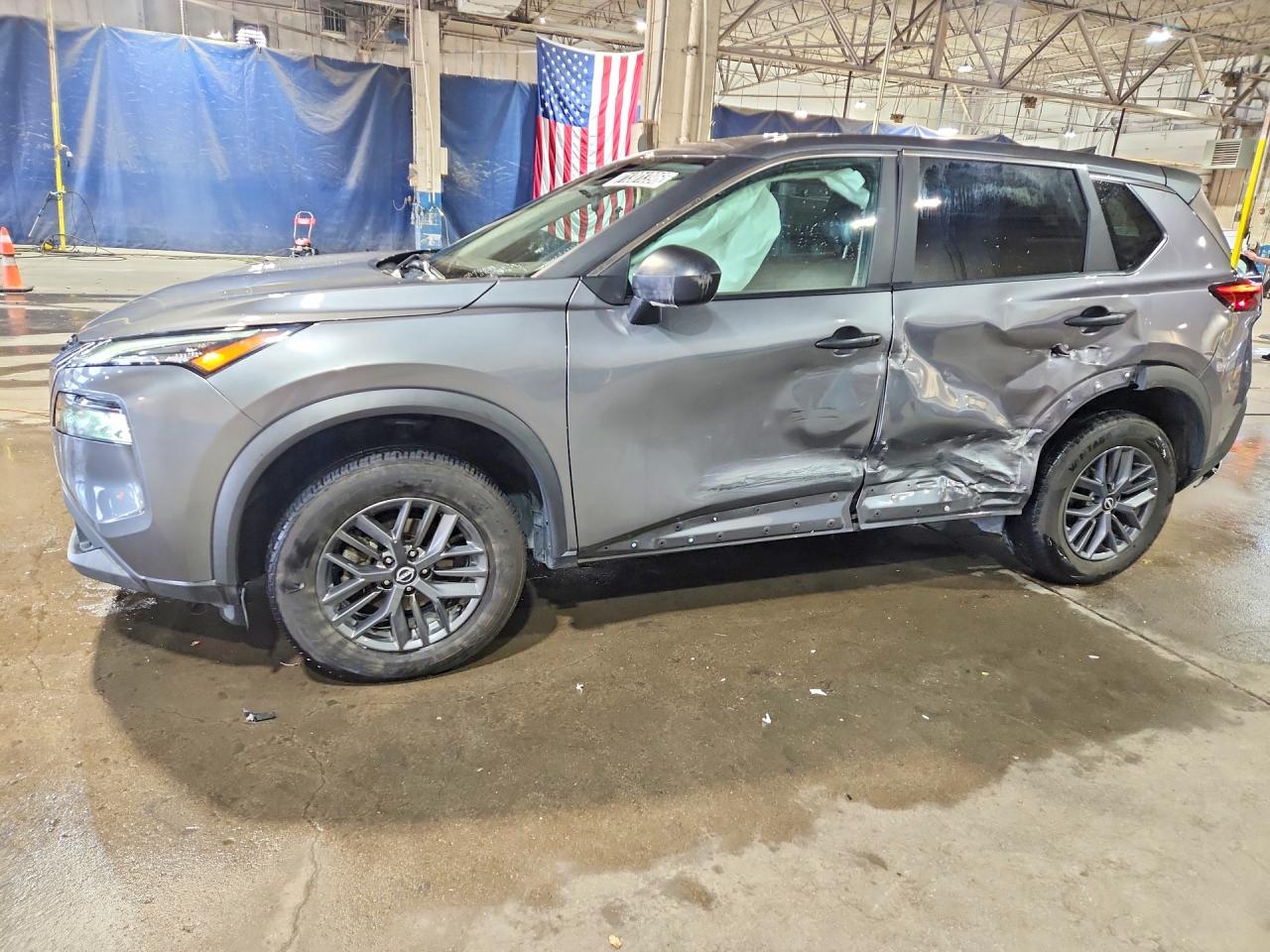 2023 NISSAN ROGUE S — Front 3/4