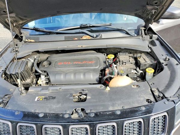 2017 JEEP COMPASS Trailhawk — Engine bay