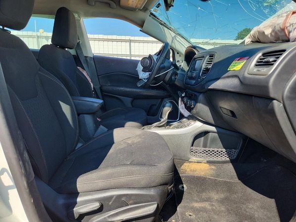 2018 JEEP COMPASS Sport — DENT