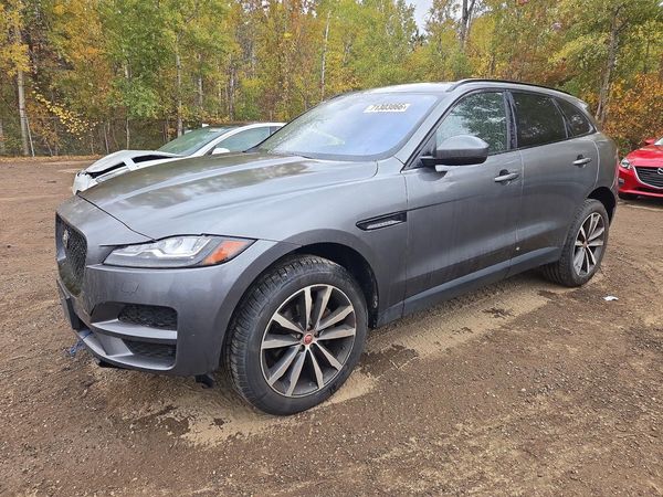2018 JAGUAR F-PACE Prestige — Front 3/4