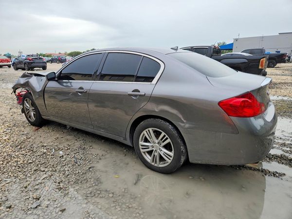 2015 INFINITI Q40 — DSRA