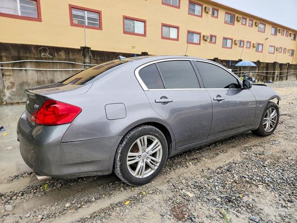 2015 INFINITI Q40 — PSRA