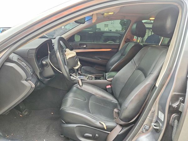 2015 INFINITI Q40 — DENT