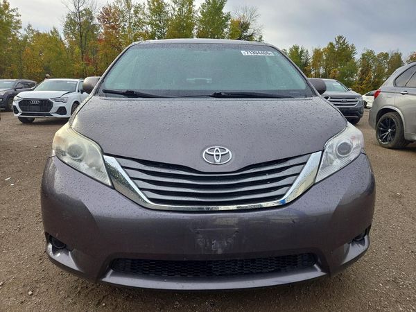2015 TOYOTA SIENNA — DIRF