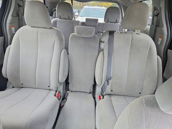 2015 TOYOTA SIENNA — SUVN