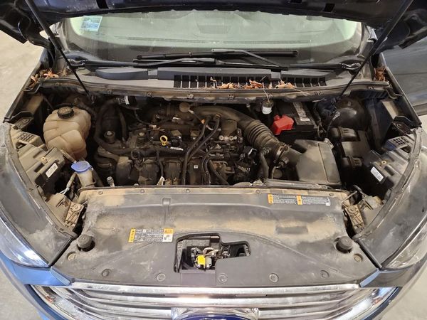 2019 FORD EDGE SEL — Engine bay