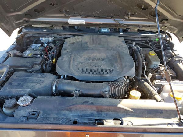 2018 JEEP WRANGLER UNLIMITED Unlimited Sport — Engine bay