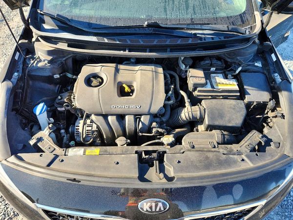 2018 KIA FORTE LX Base — Engine bay