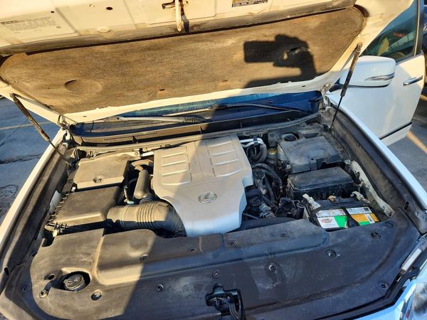 2017 LEXUS GX 460 — Engine bay