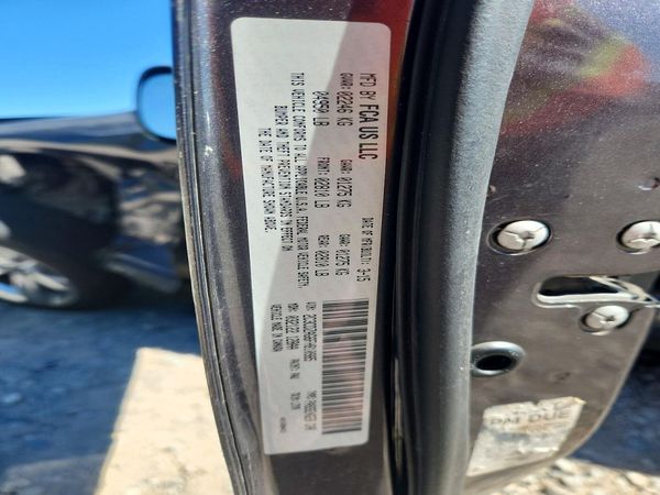2015 DODGE CHALLENGER SXT — VINS