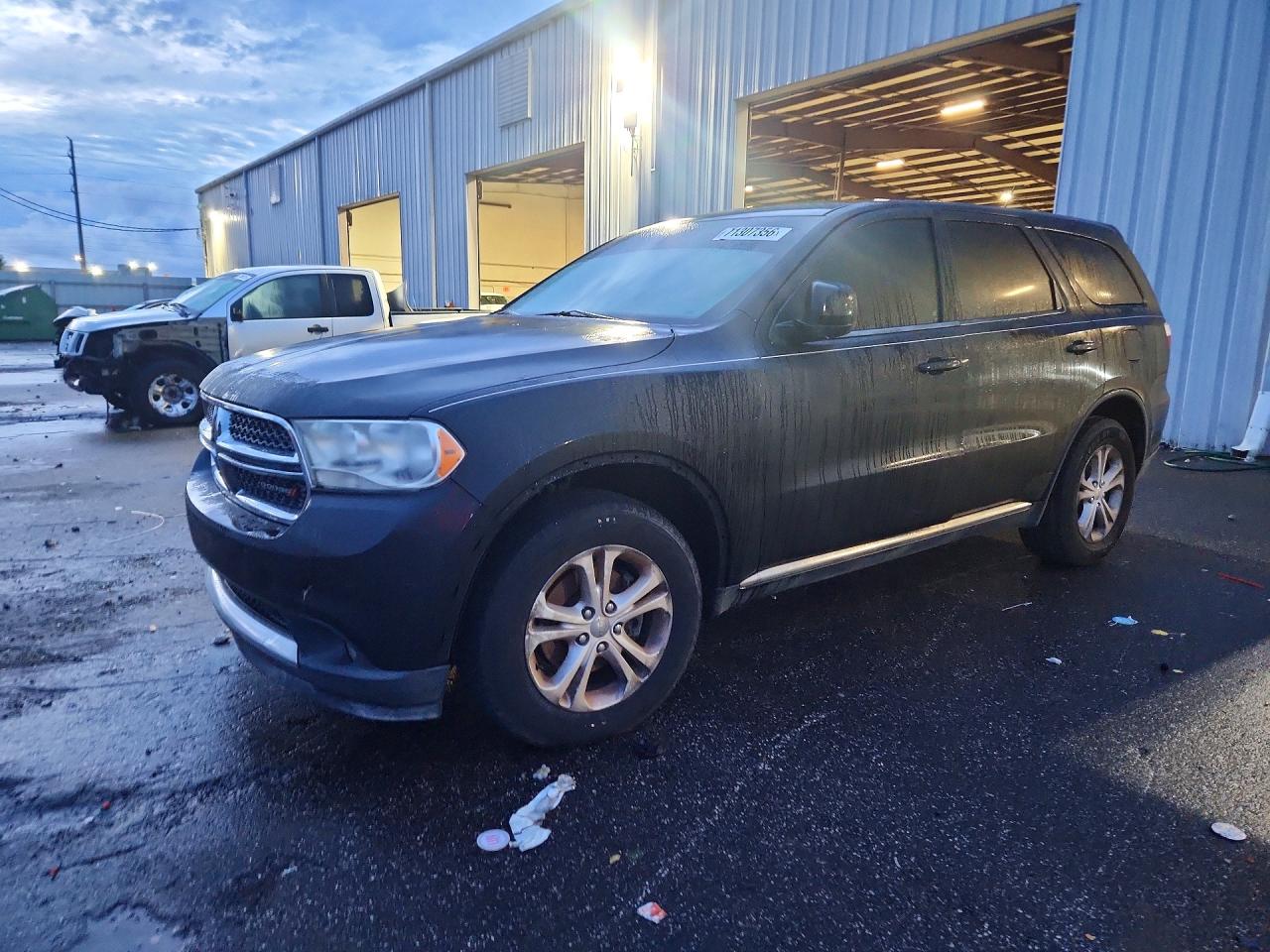 2013 DODGE DURANGO SXT — Front 3/4