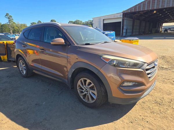 2016 HYUNDAI TUCSON — Passenger 3/4