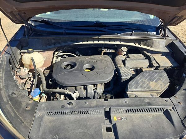 2016 HYUNDAI TUCSON — Engine bay
