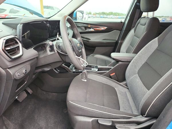 2026 CHEVROLET TRAILBLAZE LT — DENT