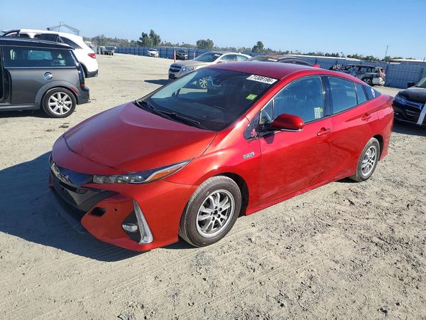 2019 TOYOTA PRIUS Plus/Premium/Advanced — Front 3/4