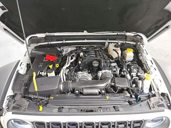 2026 JEEP GLADIATOR Rubicon — Engine bay