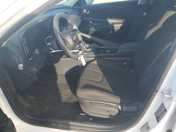 2026 HYUNDAI ELANTRA — DENT