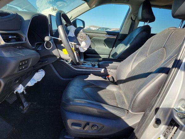 2023 TOYOTA HIGHLANDER — DENT