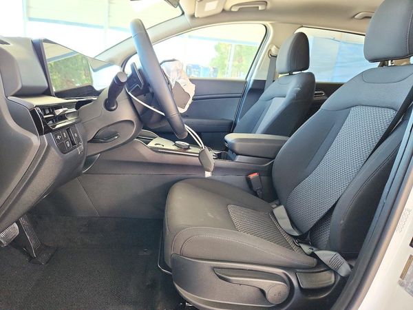 2027 KIA SPORTAGE HYBRID LX, S — DENT