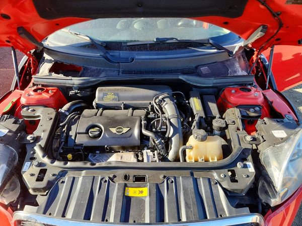 2012 MINI COOPER — Engine bay