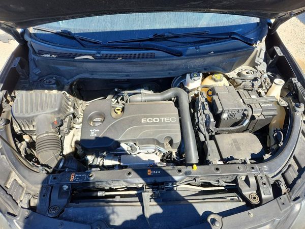 2018 CHEVROLET EQUINOX LS — Engine bay