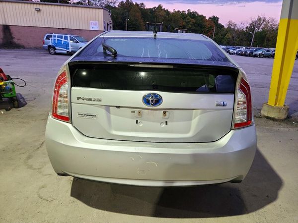 2015 TOYOTA PRIUS — DIRR